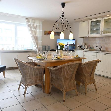 Strandnahe Ferienwohnung, Zentral Gelegen, Wlan Und Balkon, Andreas Dirks-Str. 1 Westerland Kültér fotó
